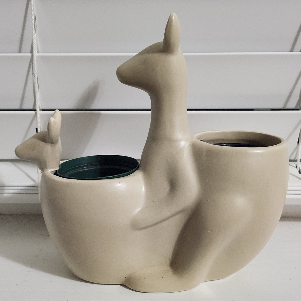 Elegant Cream Kangaroo Planter